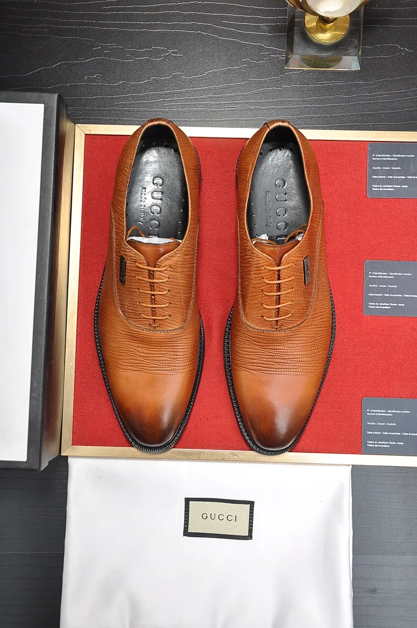 Men's shoes💰460💶Italy's top luxury men's shoes giant [GUCCI Gucci] has a new model 🍃Original European style🔰 Pleasant to the eye😍In order to make the shoes more durable and non-deformable🌀The production continues to follow traditional methods but there is still no lack of innovation💪The original cowhide is chosen for the leather♻️ Smooth, natural and exceptionally bright⭐Made of imported cowhide, the first choice of the rich 38-45 (45 customized)